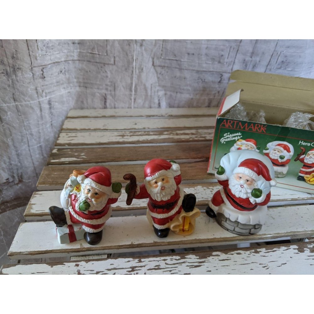 Artmark here comes Santa set Xmas decor statue fig